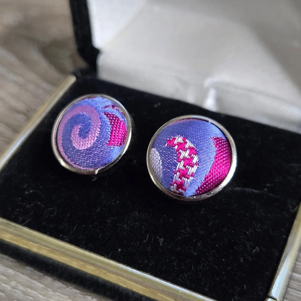 Vintage Silver Tone Round Purple Pink Silk Fabric Inlay Bullet Back Cufflinks